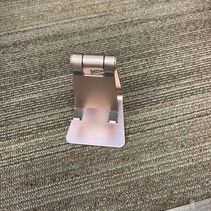 Adjustable phone stand